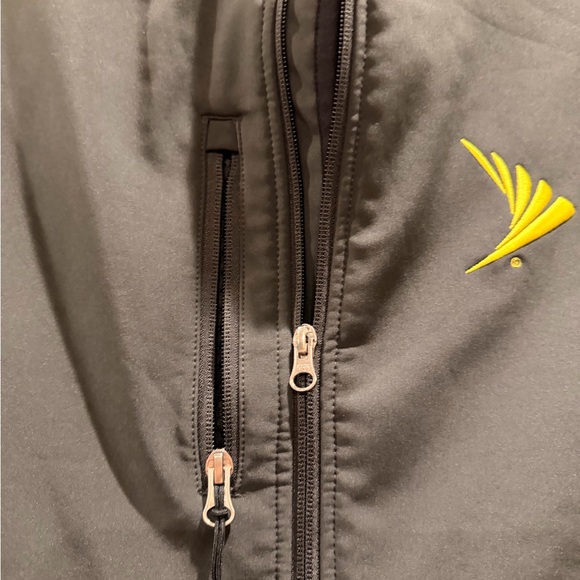 Storm Creek Men’s Gray Vest with Yellow Logo Sz small 
T1 - Picture 5 of 15